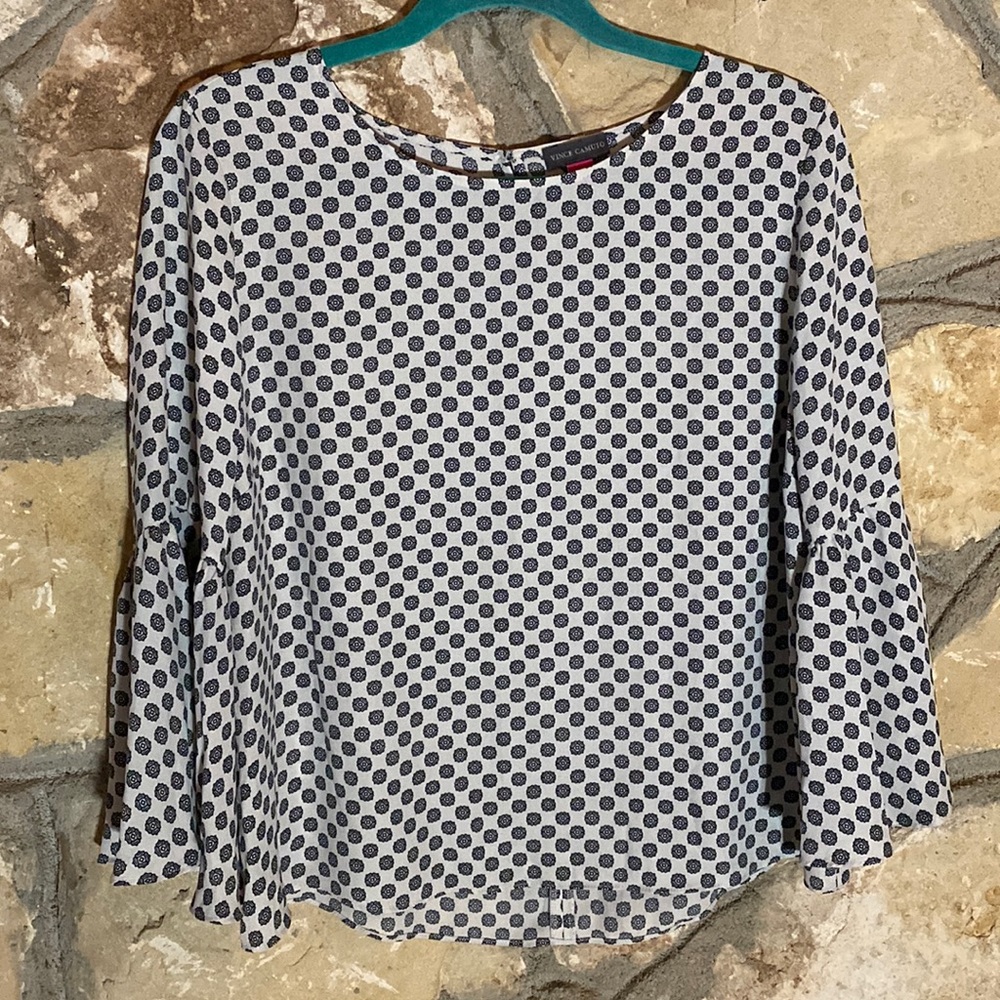 VINCE CAMUTO 3/4 Length Fluttered-Sleeves Blouse Size M